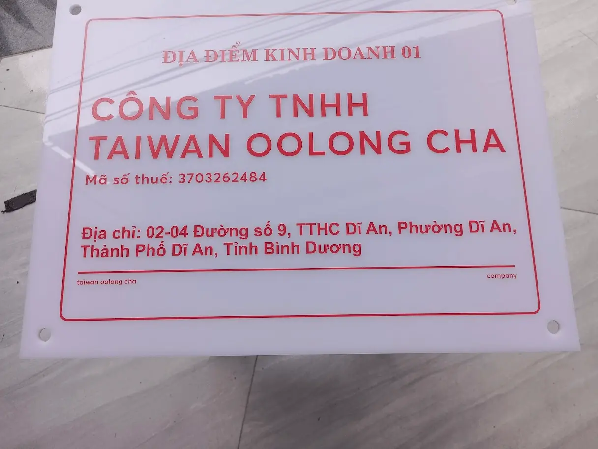 Bảng hiệu công ty bằng mica