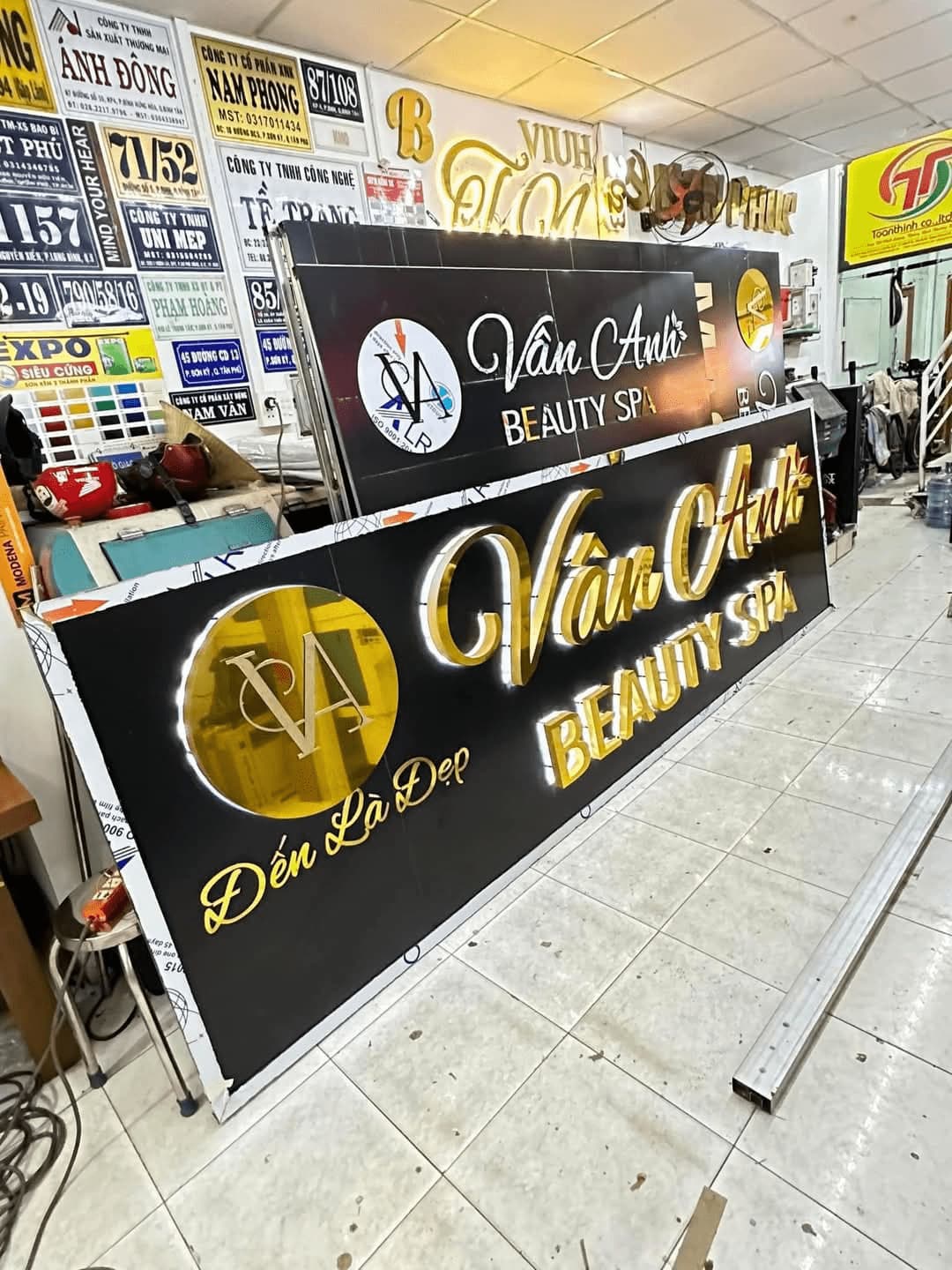 Thi công bảng hiệu alu chữ nổi 