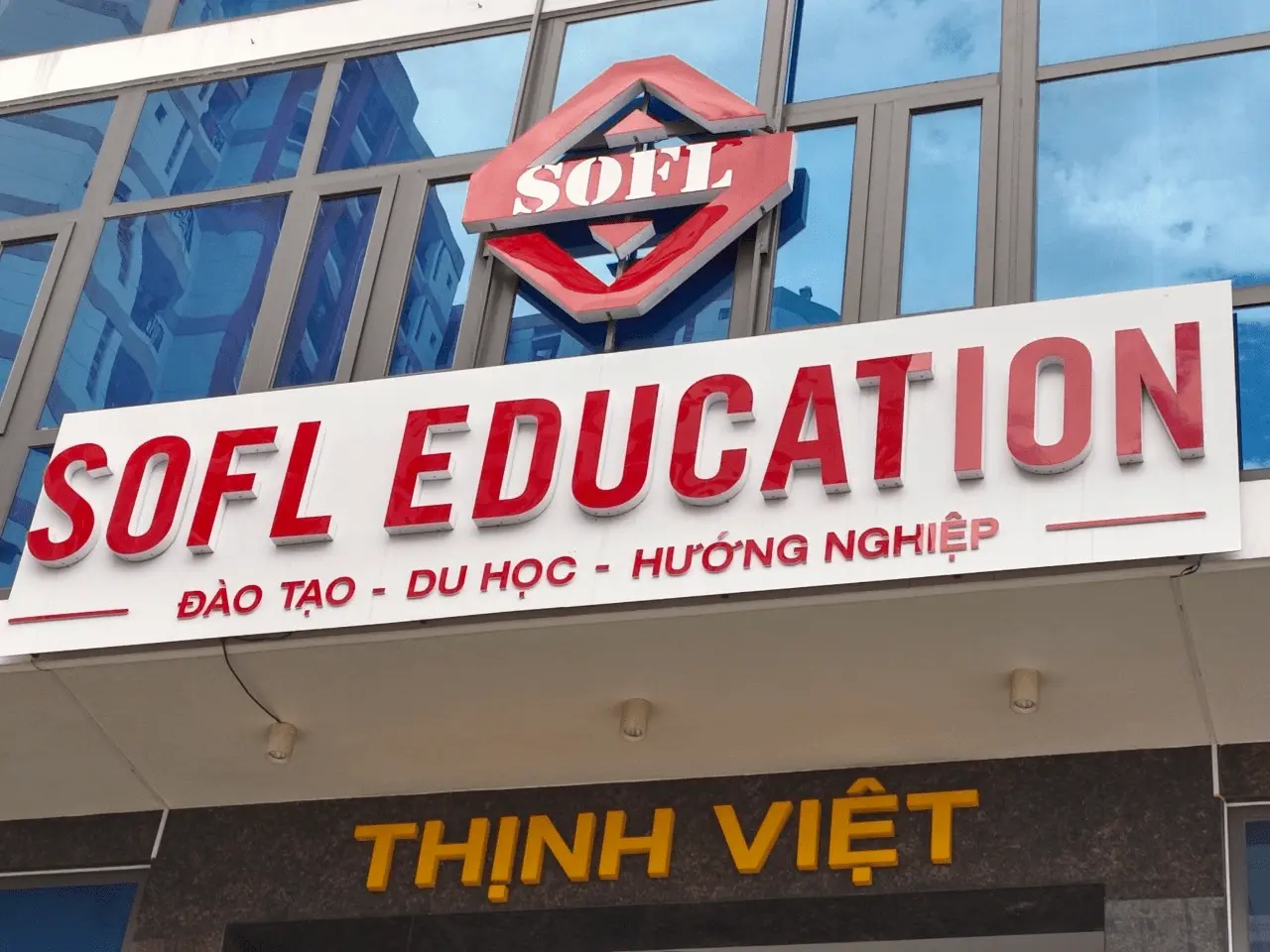 Thi công bảng hiệu alu chữ nổi tại thủ đức