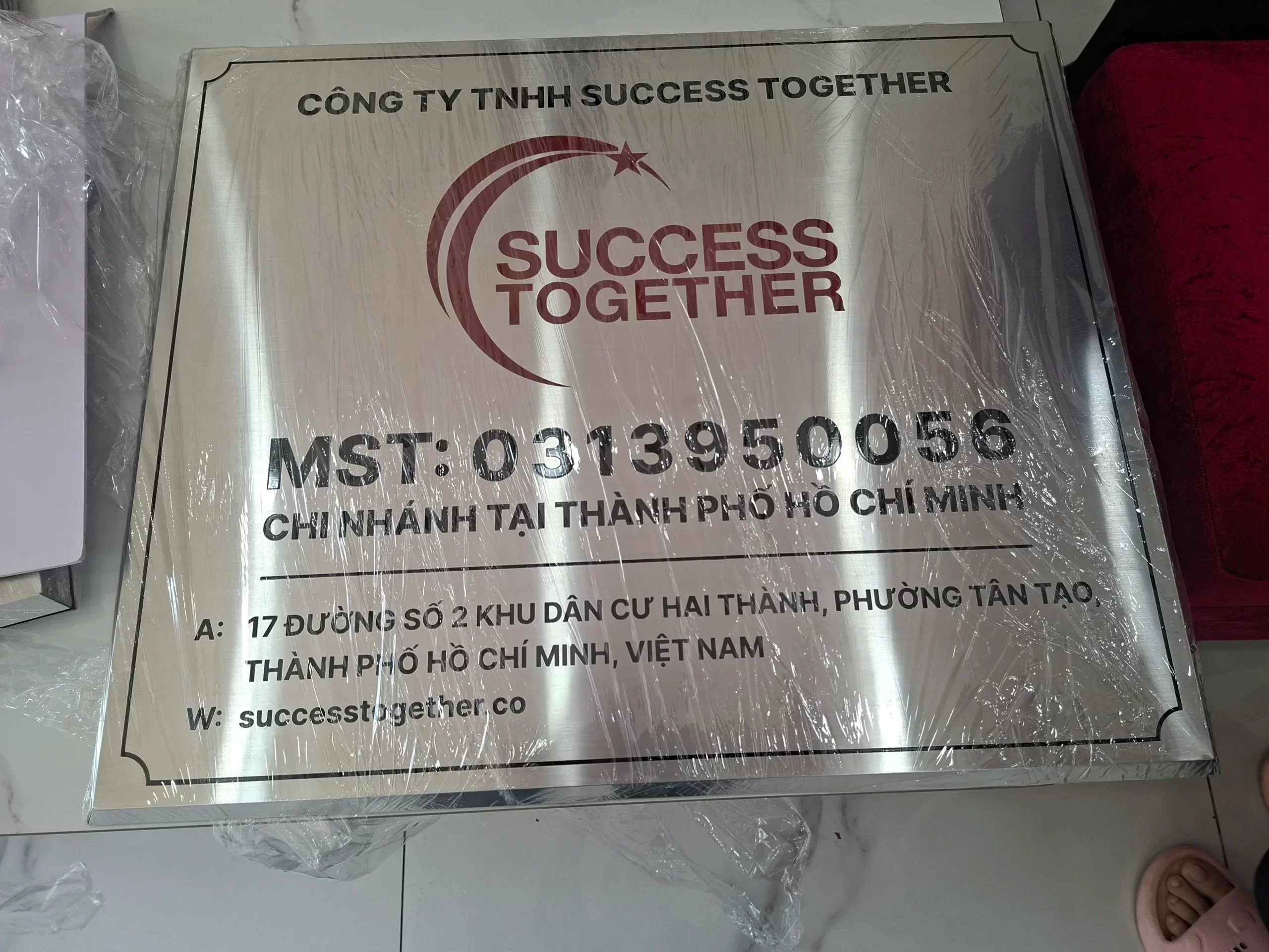 Biển hiệu inox in UV