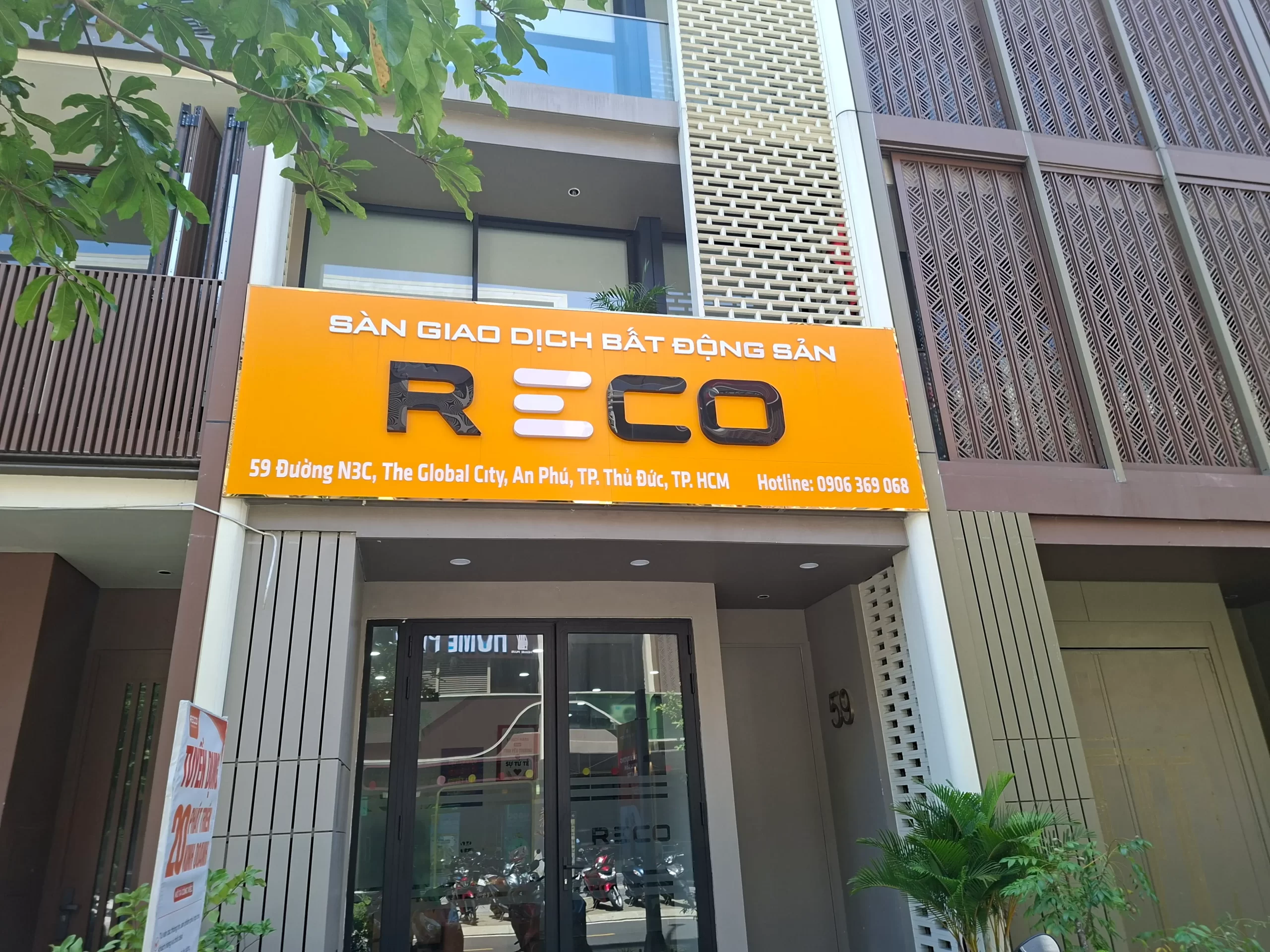 Biển hiệu cty bất động sản