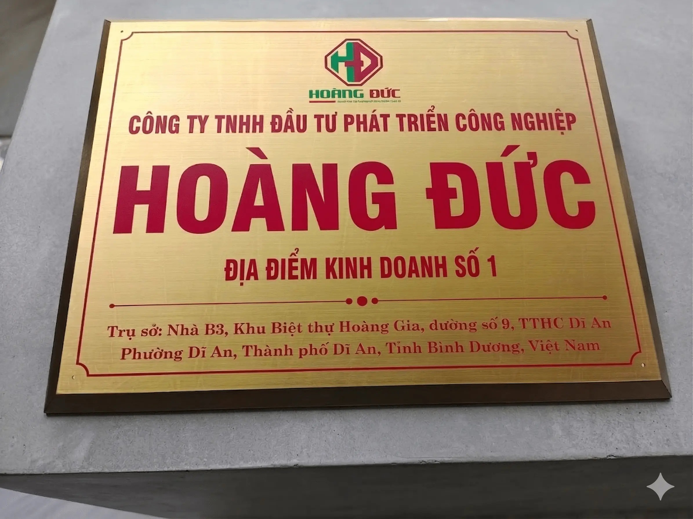 Bảng hiệu inox vàng Ms 02